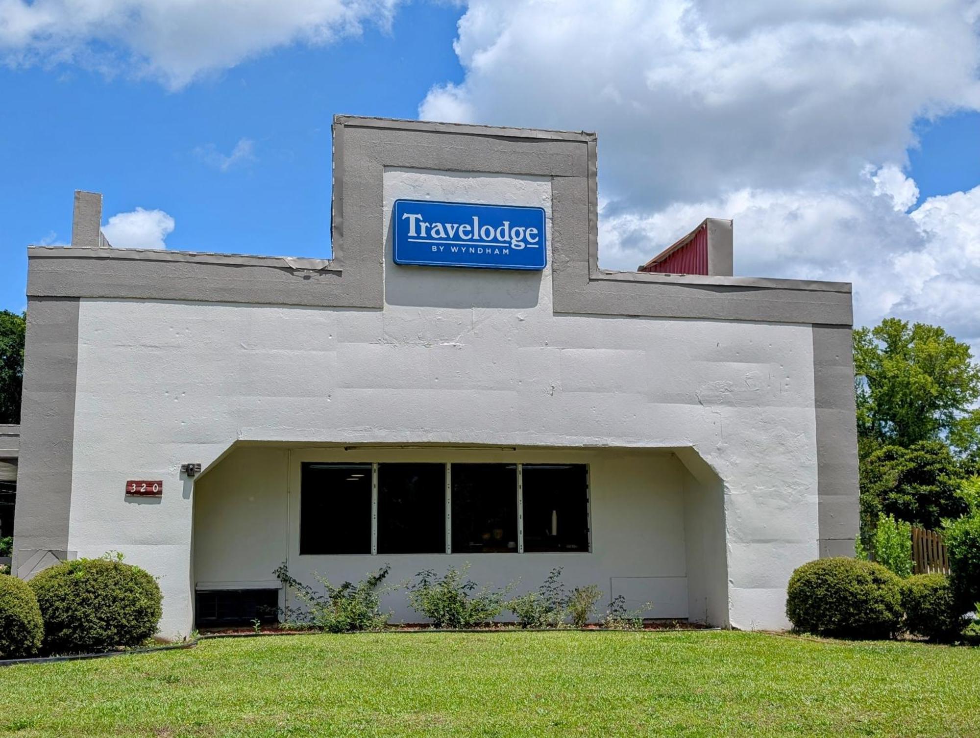 Travelodge By Wyndham Forsyth Exterior foto
