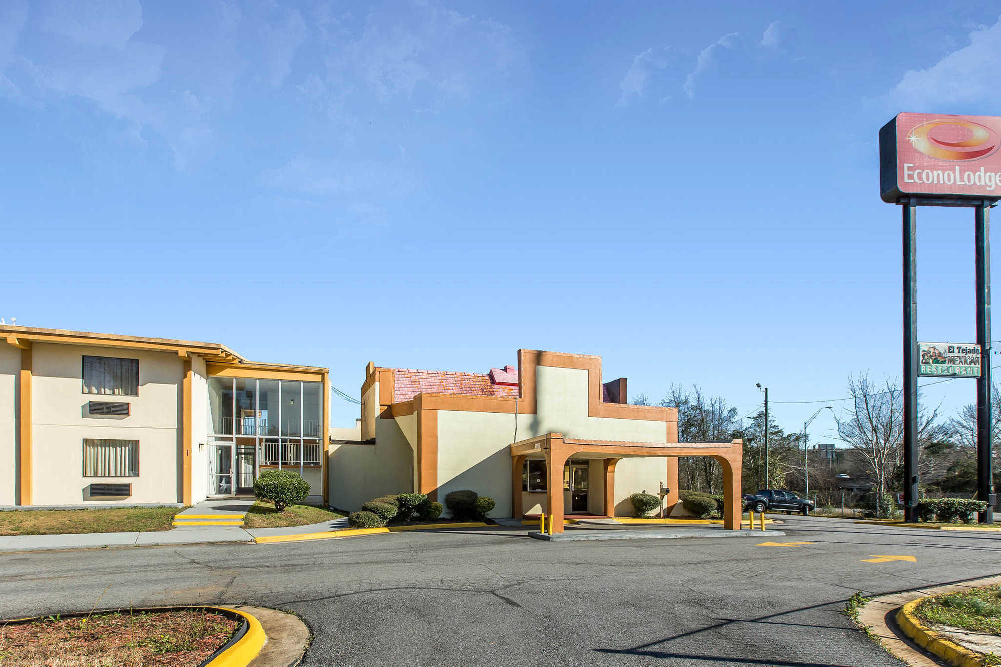 Travelodge By Wyndham Forsyth Exterior foto